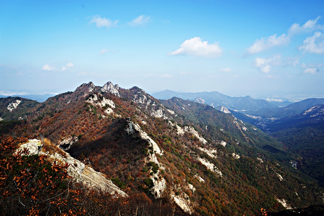 관음봉에서 바라본 자연성릉