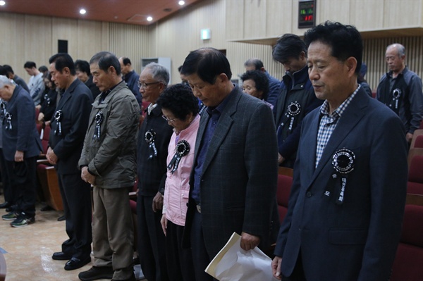 (사)한국전쟁 민간인희생자 태안유족회가 주최하고 태안군과 태안군의회가 후원한 ‘제69주기 한국전쟁 민간인희생자 제11회 태안군합동추모제’가 2일 태안군청 대강당에서 엄수됐다.