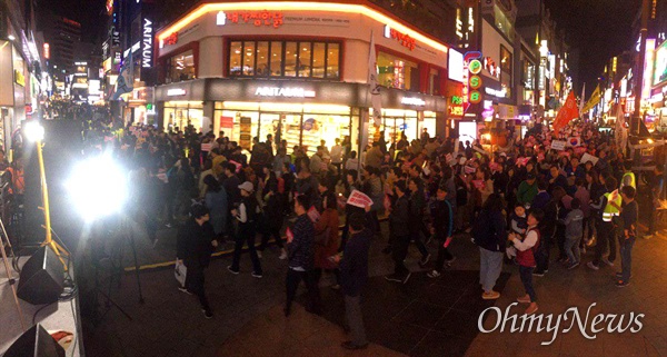 적폐청산?사회대개혁 부산운동본부는 11월 2일 저녁 부산 서면에서 “촛불혁명 3년, 검찰적폐 청산. 부산시민대회”를 열었다.