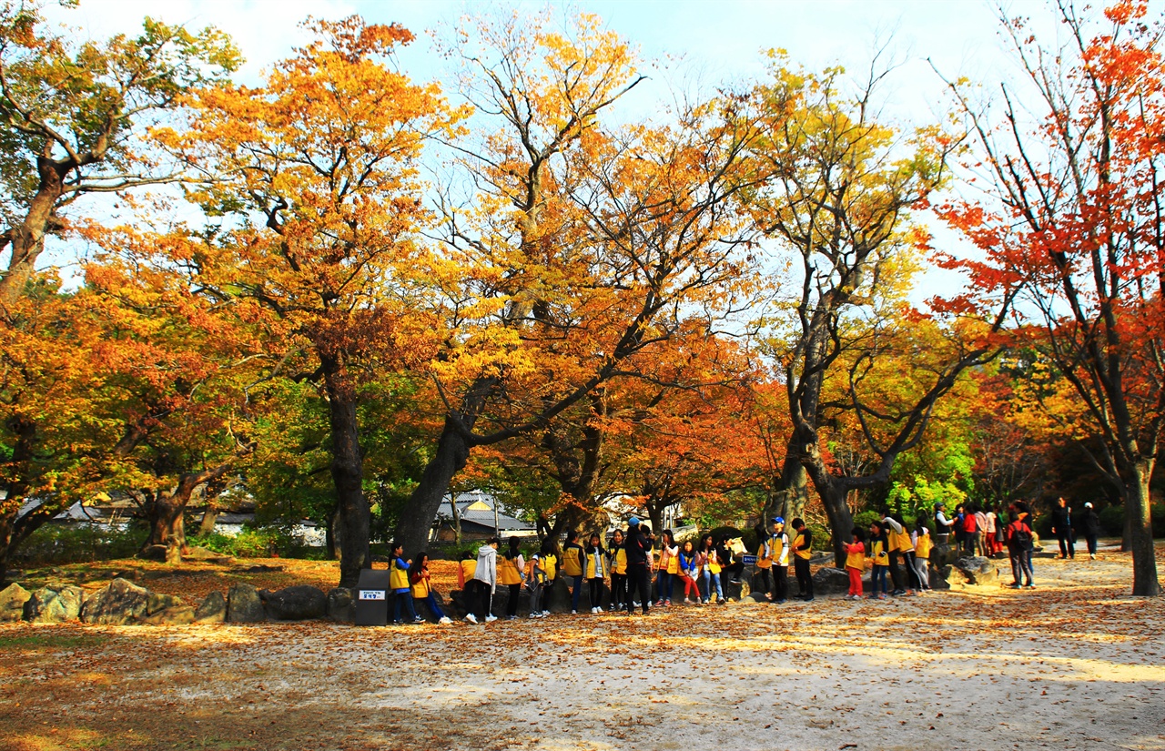 경주 포석정지 단풍 모습