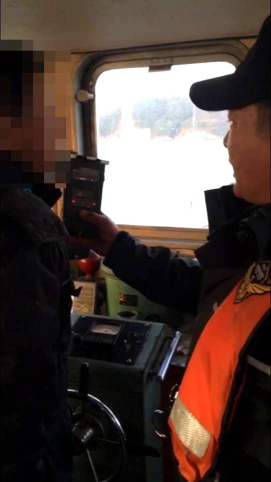 부산해양경찰서는 남항대교 인근 해상에서 음주운항 선장을 검거했다.