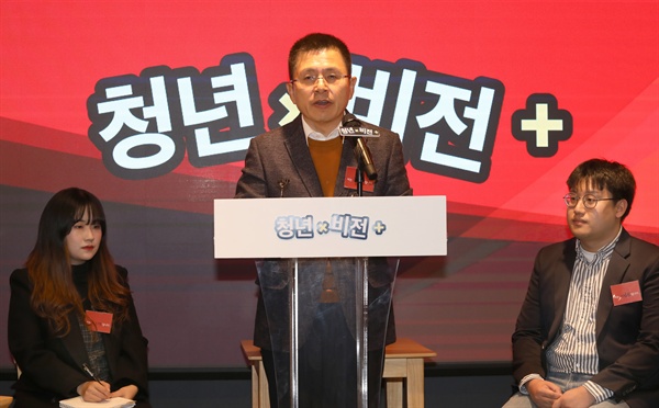 자유한국당 황교안 대표가 지난 19일 서울 마포구 꿀템 카페에서 열린 '자유한국당 청년 정책 비전 발표회'에서 발언하고 있다. 