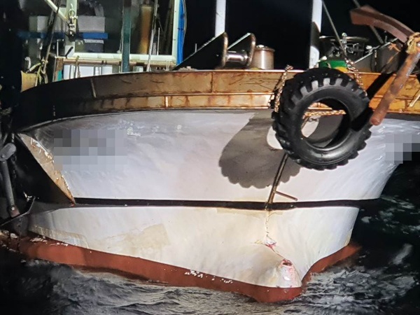 22일 오후 5시 25분경 부산 사하구  목도 인근 해상에서 충돌한 통영선적 어선 ㄱ호(4.99톤)와 남항 선적 낚싯배 ㄴ호(9.77톤)이 충돌했다.