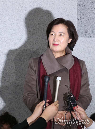 차기 법무부 장관 후보자로 지명된 추미애 더불어민주당 의원이 지난 5일 오후 서울 여의도 국회 의원회관에서 소감을 밝히고 있다.