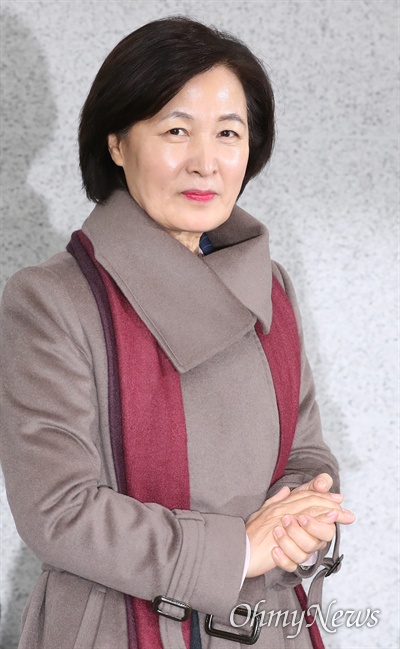 차기 법무부 장관 후보자로 지명된 추미애 더불어민주당 의원이 5일 오후 서울 여의도 국회 의원회관에서 소감을 밝히고 있다.