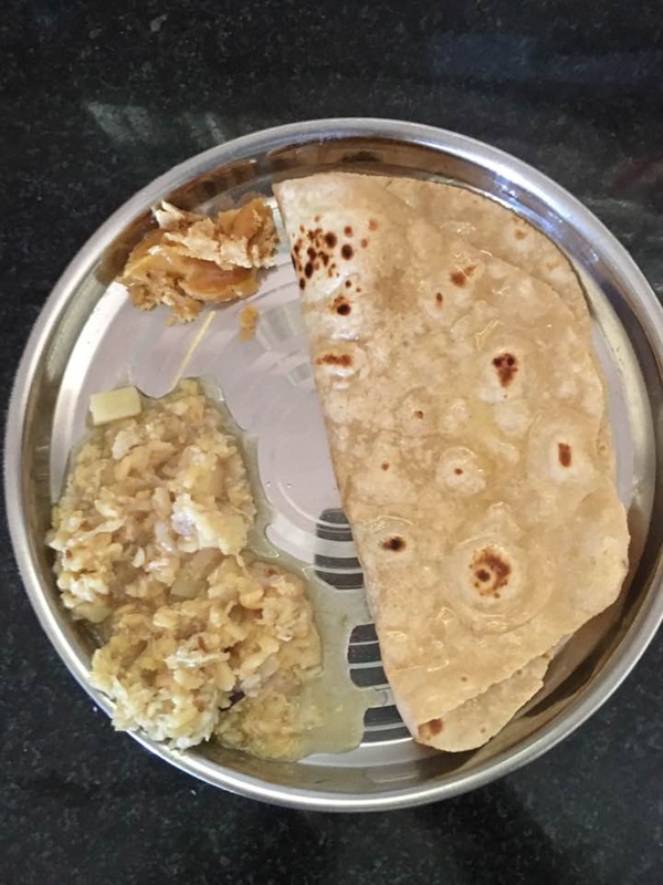 인도에서 생활하며 간단하게 요리를 해먹고 있습니다. 현지에서 어떤 음식을 먹는지 보여주고자 합니다.