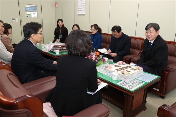  백두현 경남 고성군수가 2일 고성읍사무소를 찾았다.