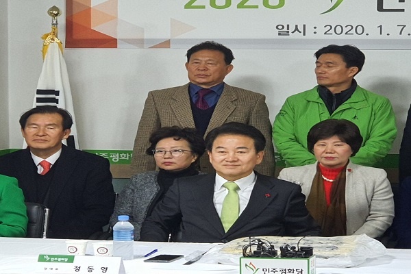 민주평화당 정동영 대표가 7일 전북도당 신년하례식에 참석하고 21대 총헌에서 민주당과의 호남 1대1구도를 만들겠다고 밝혔다.