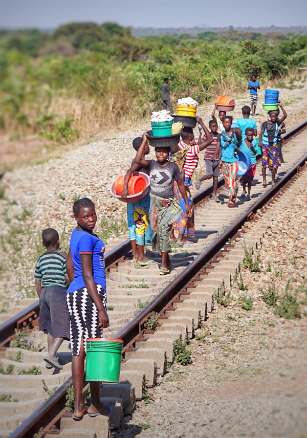 타자라 열차가 정차하는 마을의 상인들