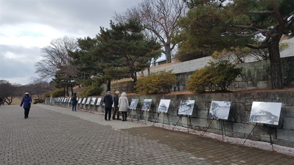 진주성 내 전시물.