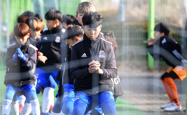 9일 거창군 스포츠파크내 축구 경기장의 '축구 꿈나무 전지훈련'.