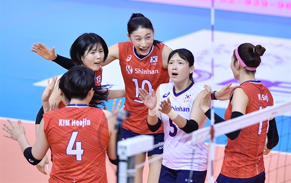  한국 여자배구 대표팀 경기 모습... 도쿄 올림픽 아시아 예선전 (2020.1.9)