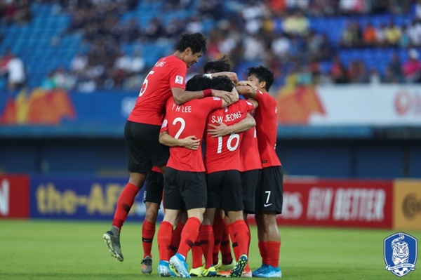 한국 올림픽 대표팀 김학범 감독이 이끄는 한국 U-23 대표팀이 난적 이란을 2-1로 물리치고 2020 도쿄올림픽 아시아예선 8강에 진출했다.