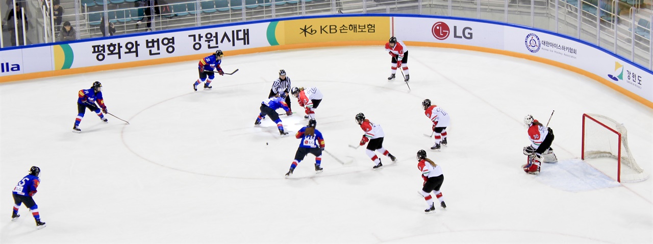  2019년 강릉 하키 센터에서 열렸던 '레거시 컵'의 경기 모습. 올해에는 U20 국제대회 역시 열린다.