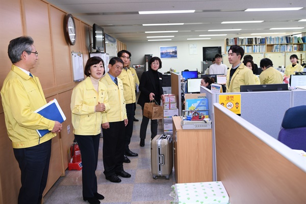  경남도의회 김지수 의장, 재난안전대책본부와 마산의료원 방문.