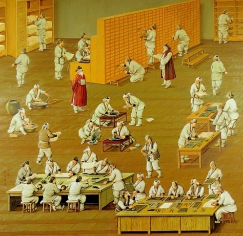 주자소에서 인쇄작업을 하고 있는 모습. 주자소는 조선시대에 활자를 주조해 서적의 인쇄를 담당했던 곳으로, 장인들이 관료의 감독하에 인쇄작업을 하고 있다.


