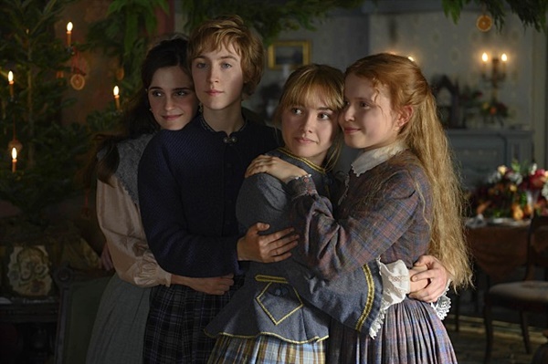  영화 <작은 아씨들>의 등장하는 네 자매. 왼쪽부터 첫째 메그(엠마 왓슨),둘째 조(시얼샤 로넌), 셋째 베스(엘리자 스캔런), 막내 에이미(플로렌스 퓨)