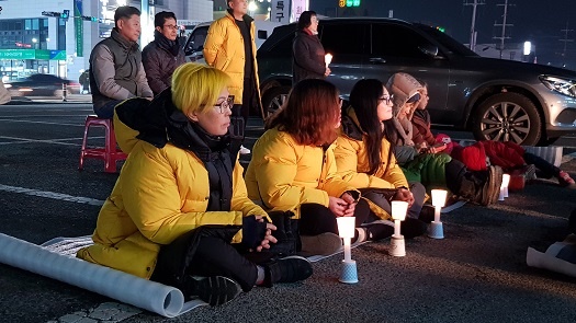 홍성세월호 추모 촛불 문화제에 참석한 세월호 유가족들 
