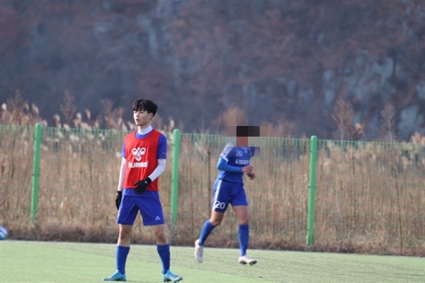 높은 수준의 축구에 도전해보고 싶다는 김이삭 군(태양FC에서의 훈련 모습)  .