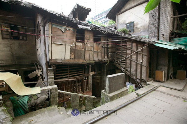  충칭의 세 번째 대한민국 임시정부 청사 '오사아향' 청사 터. 현재는 모두 철거됐다.