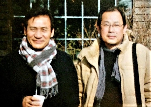  2011년 단편영화 촬영 현장에서 안성기 배우와 함께 한 이세민 감독