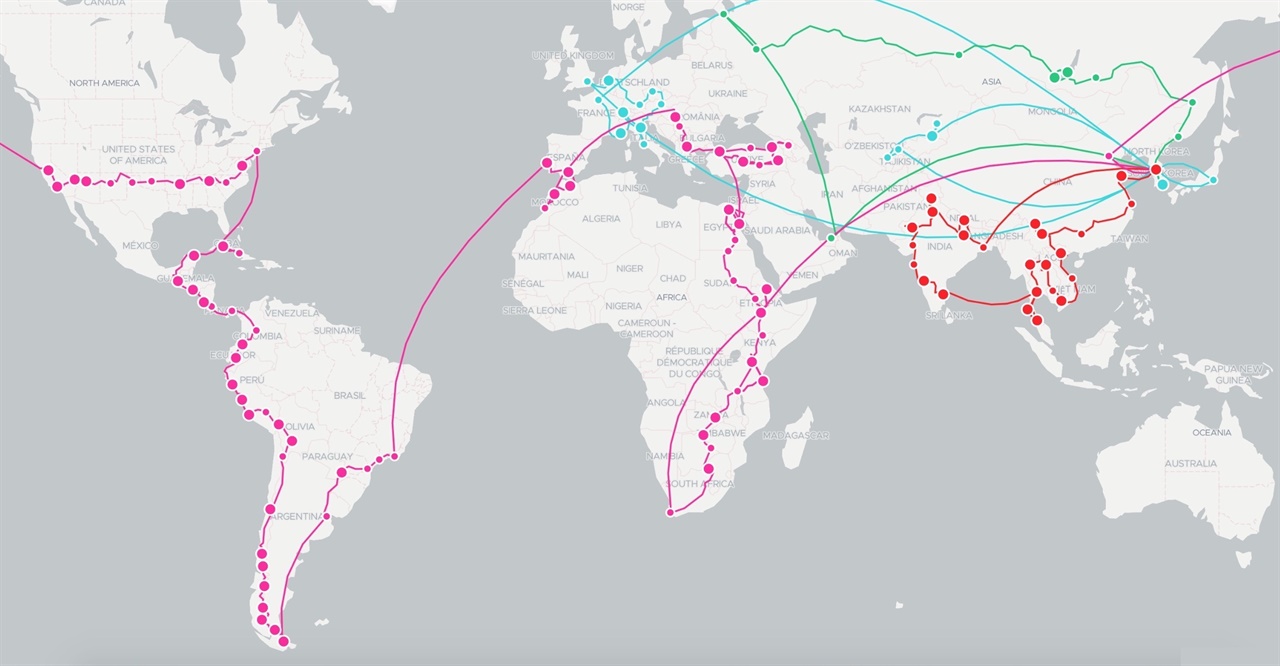 세계 일주 여정을 표시한 지도. 미국 샌프란시스코부터 남아프리카공화국 희망봉까지 이어진 분홍색 선이 아메리카-아라비아-아프리카로 여행한 535일 동안의 경로다.