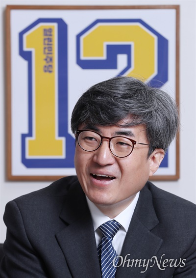 열린민주당 김성회 대변인이 6일 오마이뉴스와 인터뷰에서 4.15 총선 전략을 밝히고 있다. 