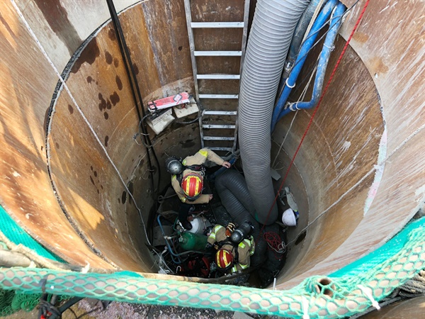 9일 오후 부산 사하구 하수도 맨홀 공사 과정에서 3명의 노동자가 유독가스 질식으로 숨졌다.