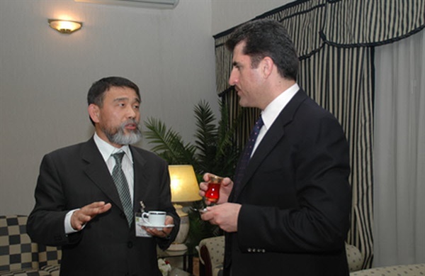 이라크 KRG Barzani 총리(현 대통령)와 송인엽 전 소장(2005년 12월)