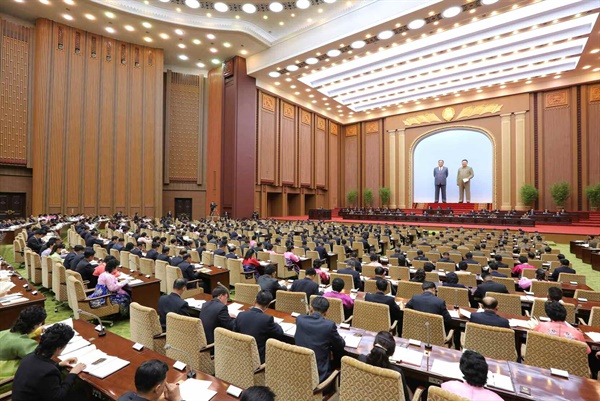 북한의 최고 주권기관인 최고인민회의 제14기 제3차 회의가 4월 12일 만수대의사당에서 진행되었다고 노동당 기관지 노동신문이 13일 보도했다. 