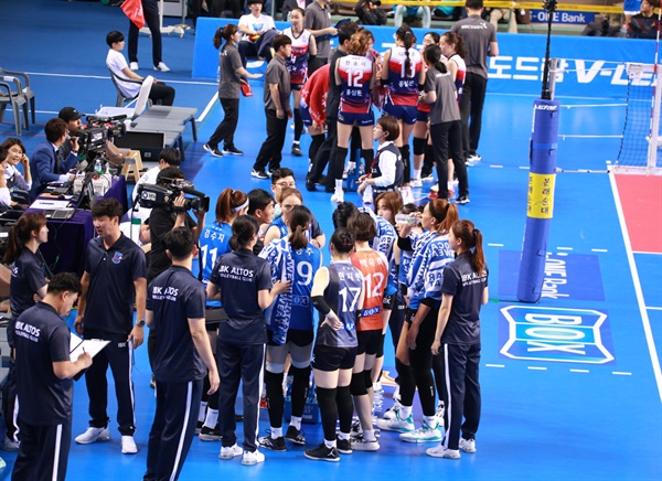  여자 프로배구 경기 모습, 2019-2020시즌 V리그