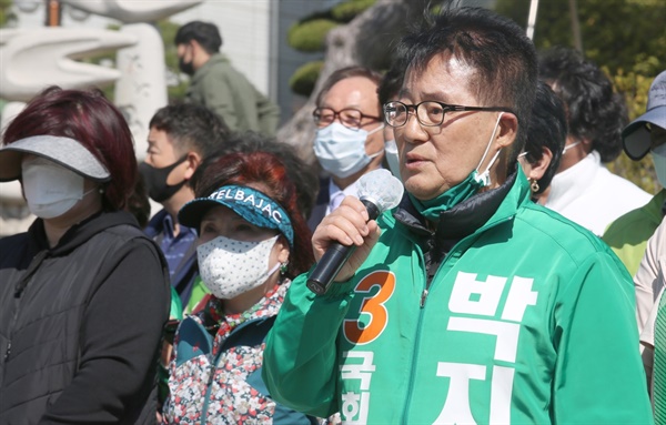 지난 13일 열린 박지원 민생당 후보가 '김원이 민주당 후보 규탄' 기자회견을 열었을 당시 모습. 