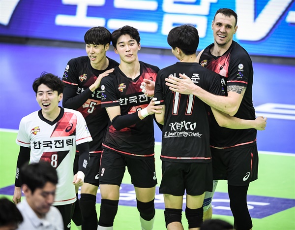  한국전력 선수들 경기 모습... 2019-2020시즌 V리그