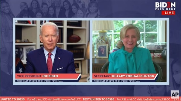힐러리 클린턴 전 미국 국무장관과 조 바이든 전 부통령의 온라인 타운홀을 보도하는 AP통신 갈무리. 