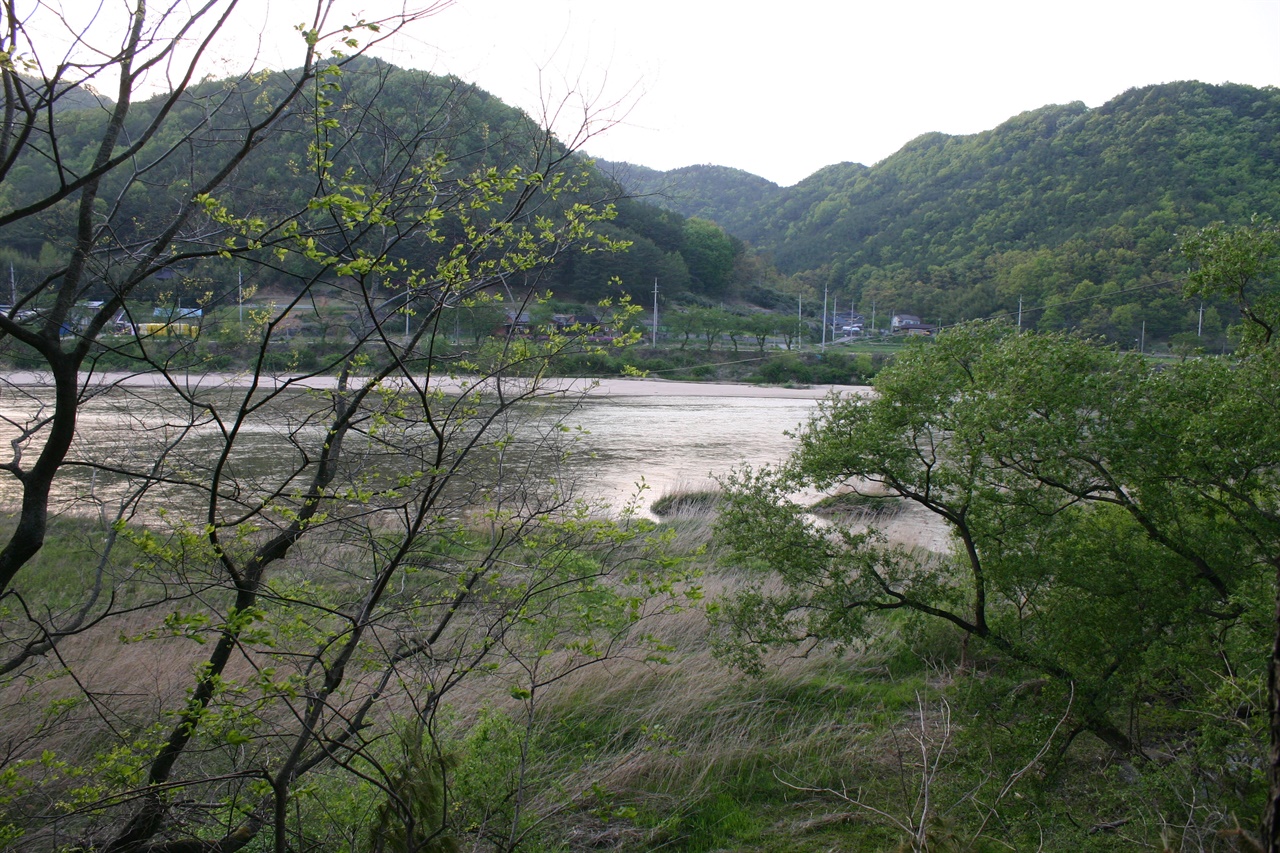 경남 합천을 끼고 도는 황강