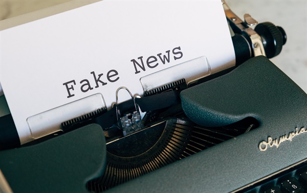 가짜뉴스는 실제 뉴스와 유사한 뉴스의 구조와 양식을 갖추고 있어 진짜뉴스와 쉽게 구별이 되지 않는다. 