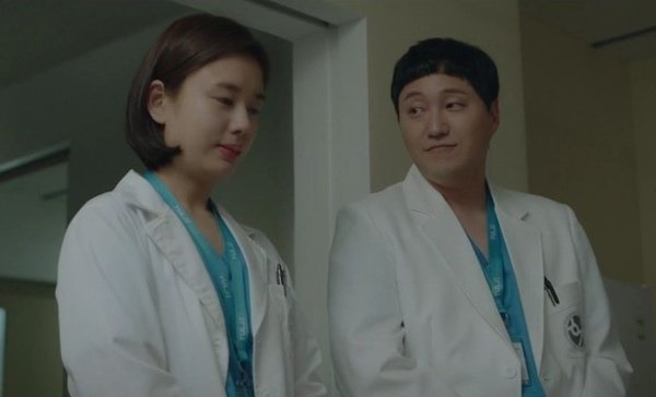 tvN 목요스페셜 <슬기로운 의사생활> 8회 한 장면