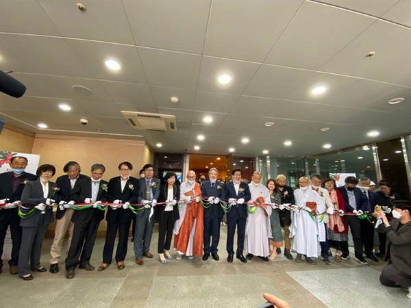 2020년 5월 11일 조계사에 있는 한국불교역사문화기념과 나무갤러리에서 ‘제주4·3과 불교’라는 주제로 전시회가 개막되었다.