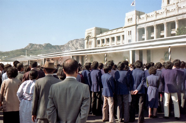 평화봉사단 자격으로 1979년~1981년 한국에 머물렀던 빌 에이머스가 1979년 11월 3일 박정희 전 대통령 국장의 모습을 담은 사진. 뒤편으로 일제강점기 당시 조선총독부였던 옛 중앙청 건물이 보인다. 