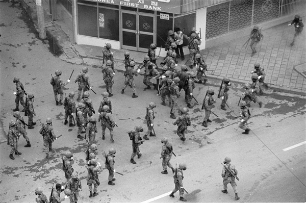 1980년 5·18광주민주화운동 당시 광주에 계엄군으로 투입되었다가 사망한 군인 22명이 전사자에서 순직자로 변경됐다. (자료사진)