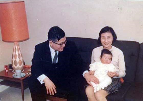 1968년 귀국 전 해에 캠브리지대에서 가족들과 함께 있는 박노수 교수