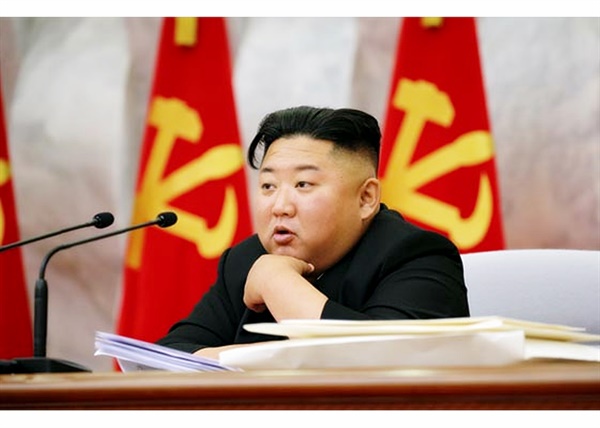 지난 5월 24일 김정은 북한 국무위원장이 당 중앙군사위원회 제7기 제4차 확대회의를 주재하고 있는 모습. 