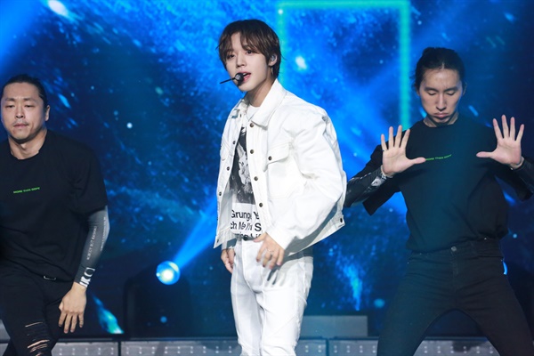  박지훈이 세 번째 미니앨범 'The W'를 발매하고 쇼케이스를 개최했다.