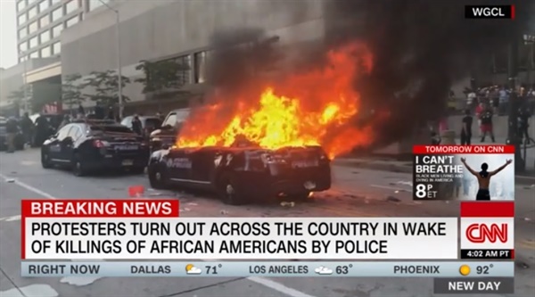미국 흑인 남성 살인 사건에 대한 미국 전역의 항위 시위를 보도하는 CNN 뉴스 갈무리.