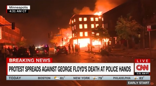 미국 흑인 남성 살인 사건에 대한 미국 전역의 항위 시위를 보도하는 CNN 뉴스 갈무리.