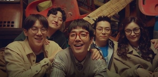 tvN 목요스페셜 <슬기로운 의사생활> 1회 한 장면