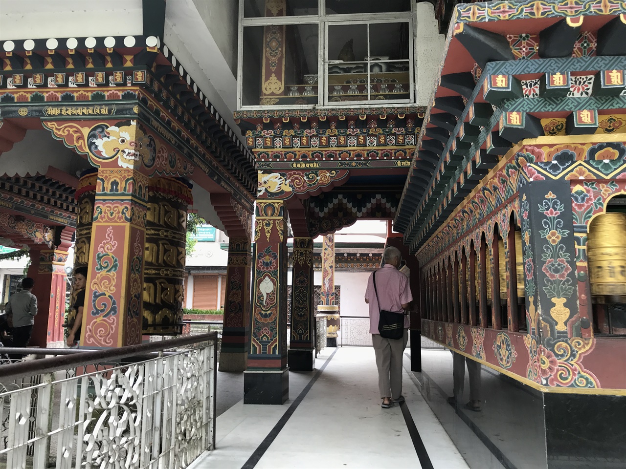 부탄 국경도시 푼촐링의 불교사원