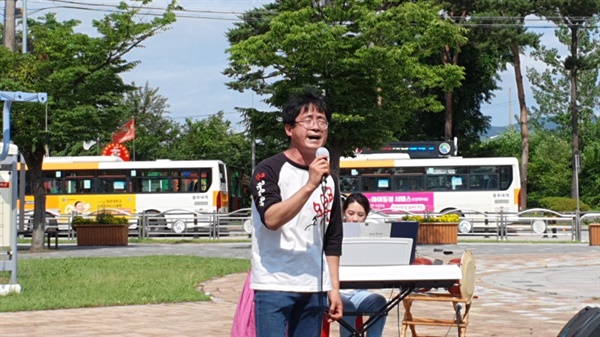  이날 공연에 참여한 우리문화전문연희단체 '꾼'은 우리 가락이 가지는 신명과 흥겨움을 관객과 함께 나누며, 시민들과 함께 부를 수 있는 노래를 준비하는 등 소통의 공연을 펼쳐 많은 박수를 받았다.