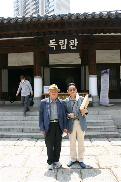 독립운동가 후손 이항증(왼쪽) 선생과 조세현 선생
