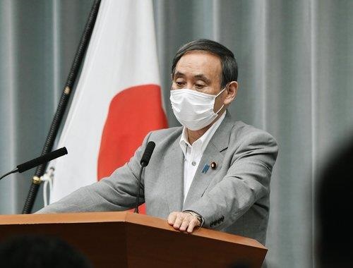 지난 5월 18일 오전 일본 총리관저에서 기자회견을 하는 스가 요시히데 일본 관방장관(사진).